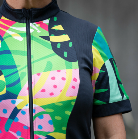 TROPICAL TEE
